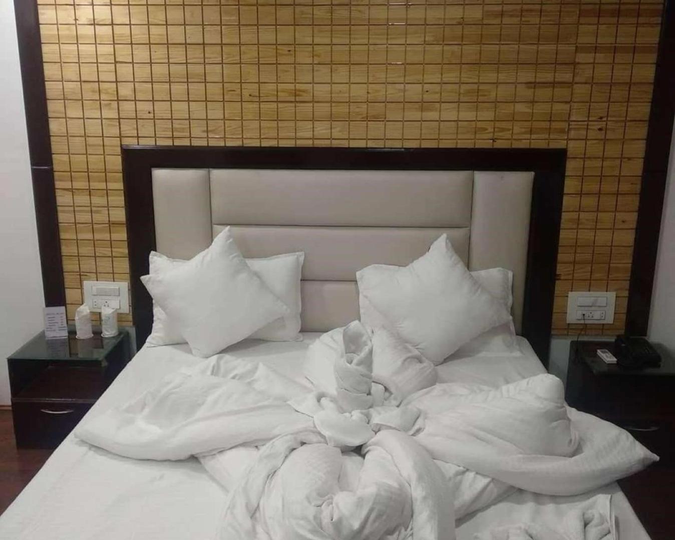 Hotel Bliss , 安南塔那加 外观 照片
