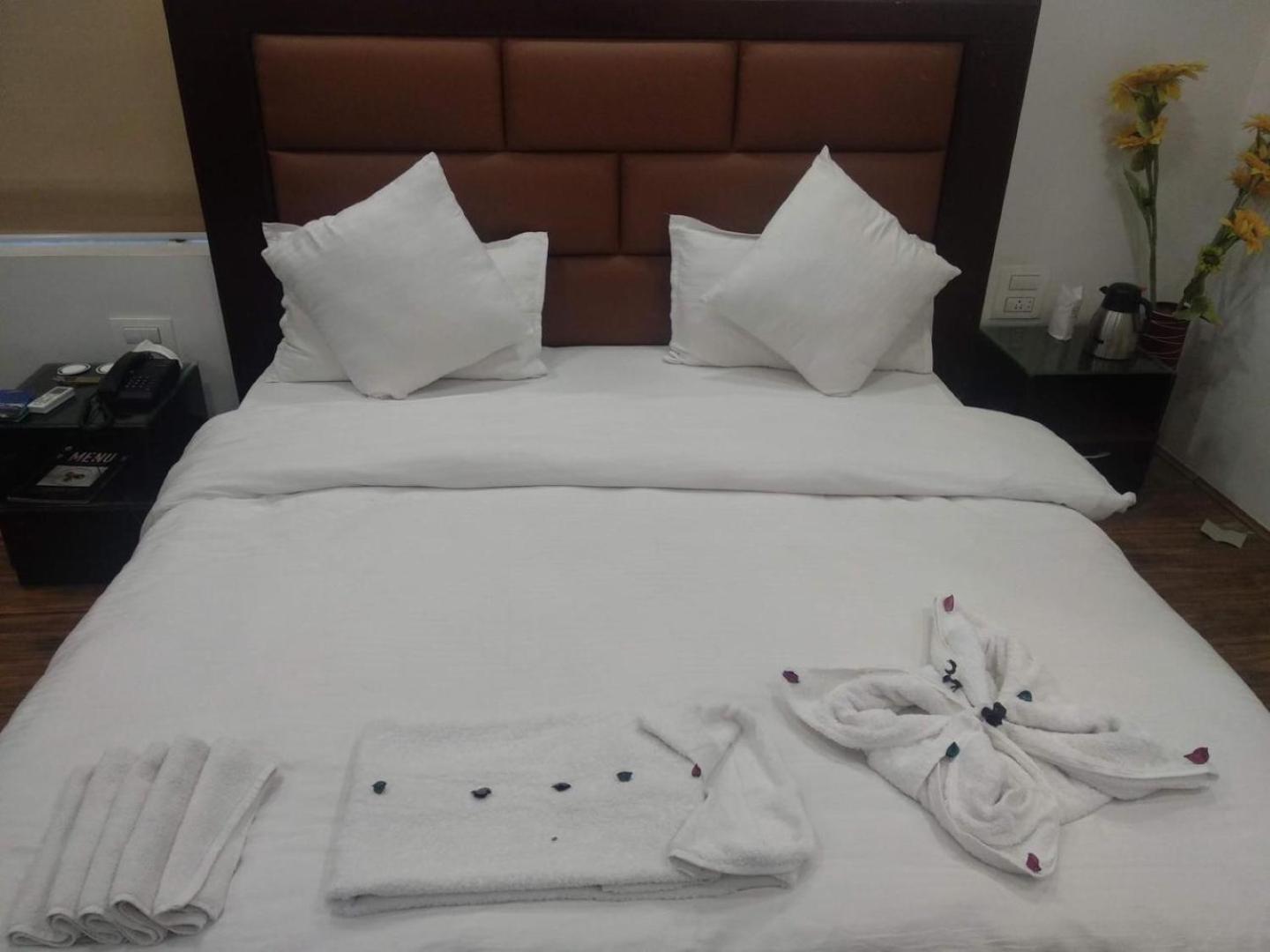 Hotel Bliss , 安南塔那加 外观 照片
