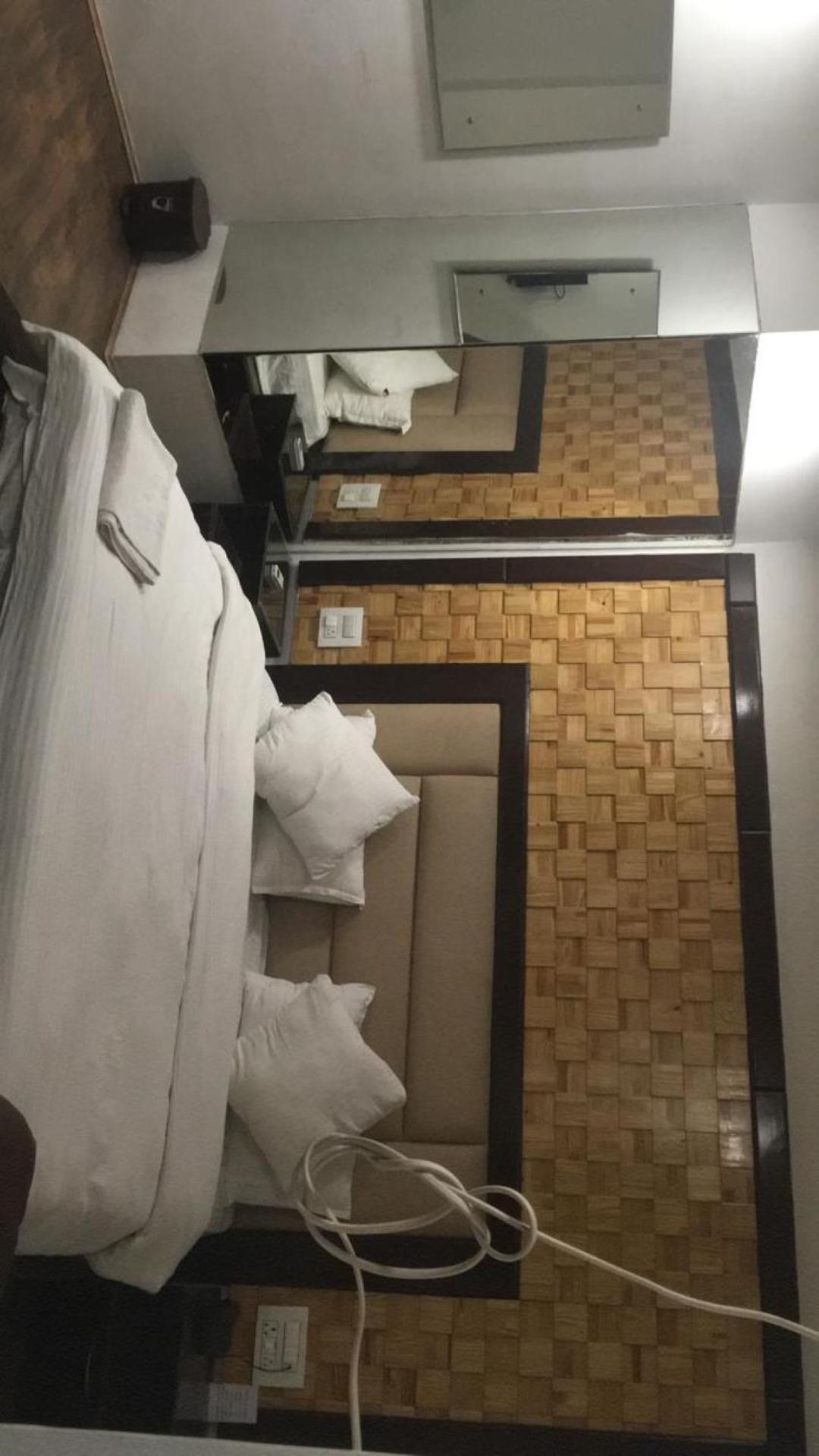Hotel Bliss , 安南塔那加 外观 照片